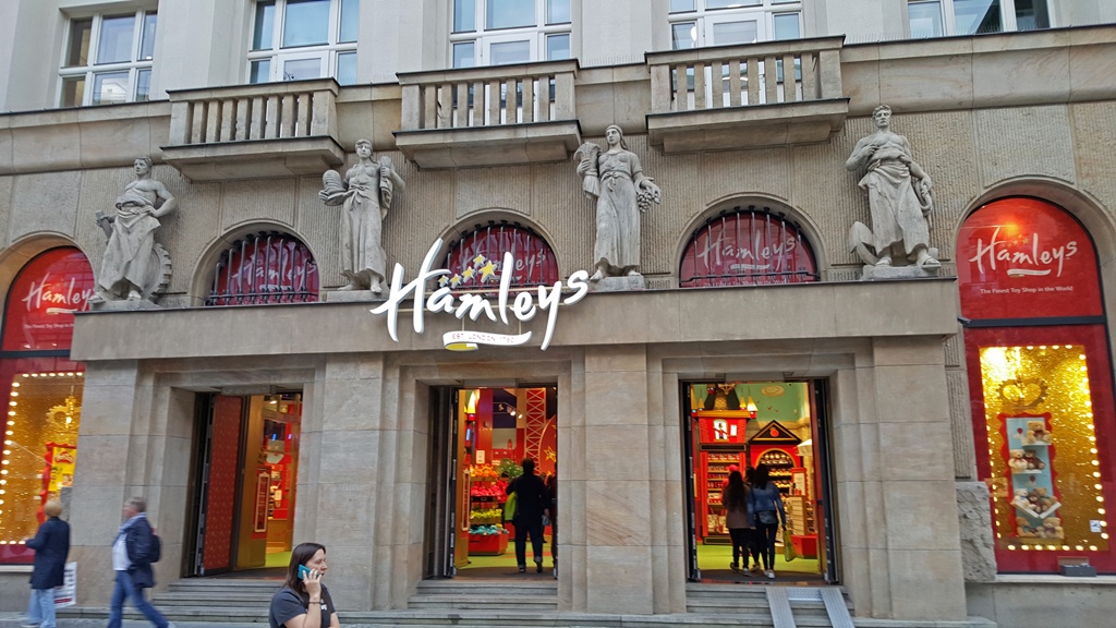 Hamleys Toy Shop on Na Príkope